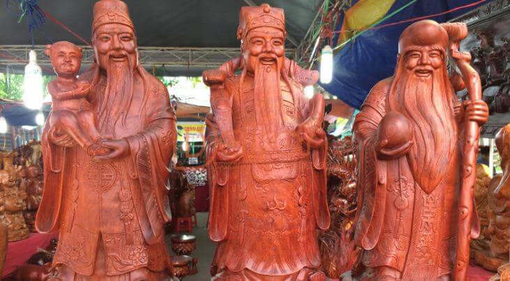 đi tân gia tặng quà gì