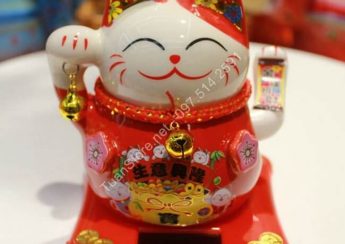 Mèo thần tài vẫy tay năng lượng mặt trời MTT62
